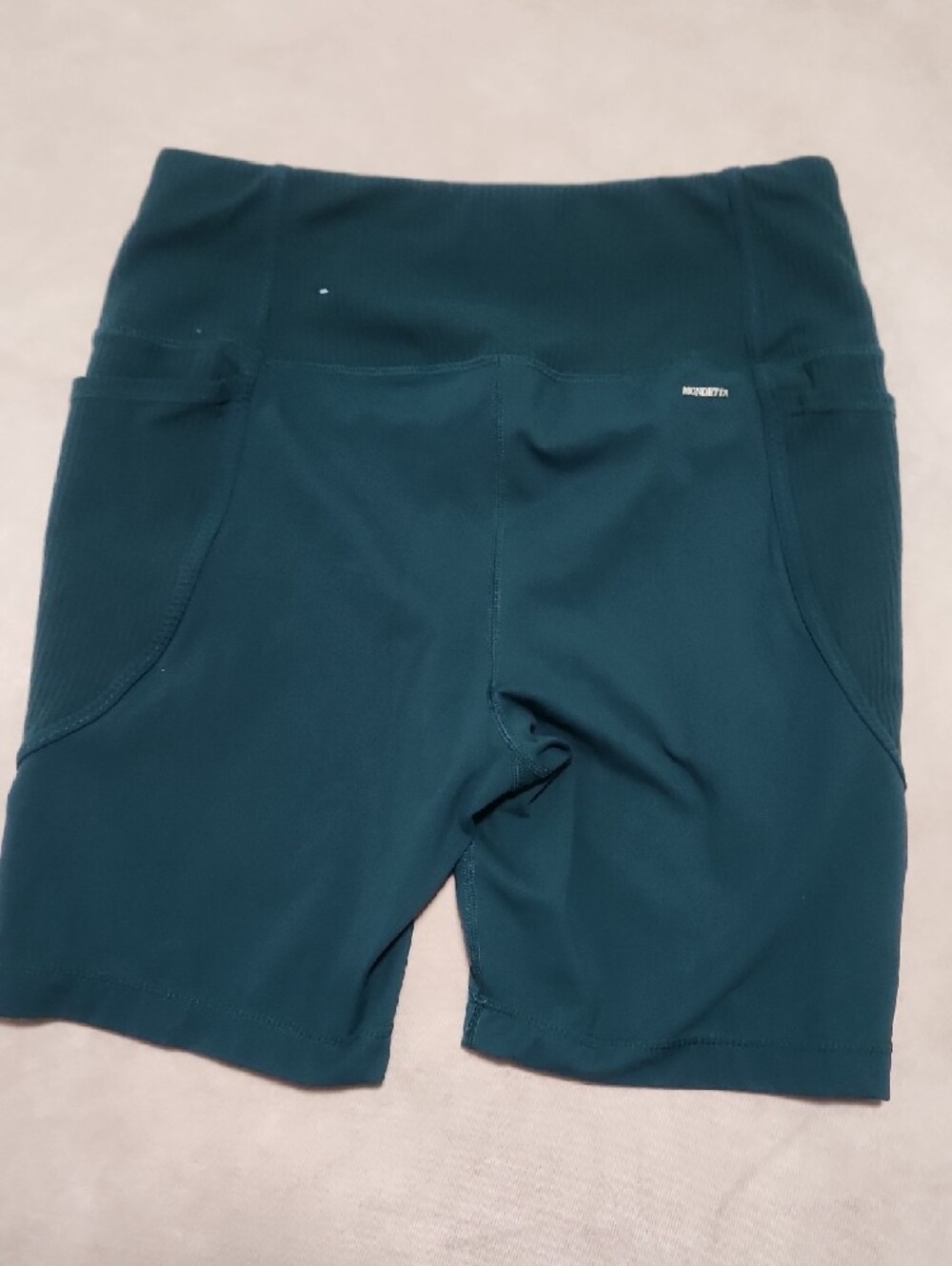 Mondetta Deep Green High-Rise Bike Shorts with Side Pockets - Picture 10 of 11
